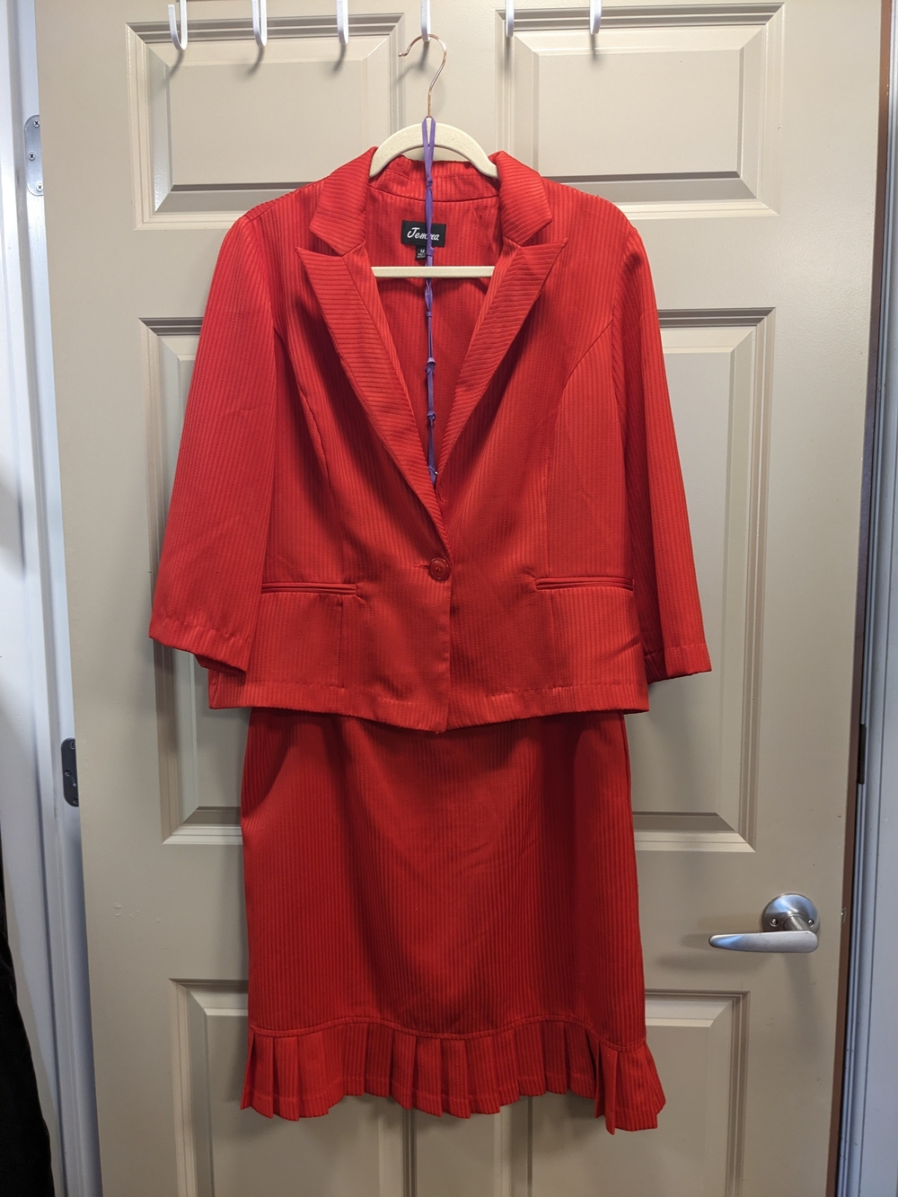 Jemma Red Pinstripe 2 Piece Blazer Pleated Hem Skirt Suit Set Size 14